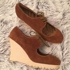 Women’s size 8 suede wedges